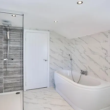 Host & - The Lobster 3* Redcar