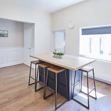 Host & - The Lobster Hotel