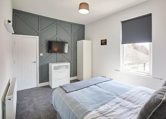 Hotel Host & - The Lobster