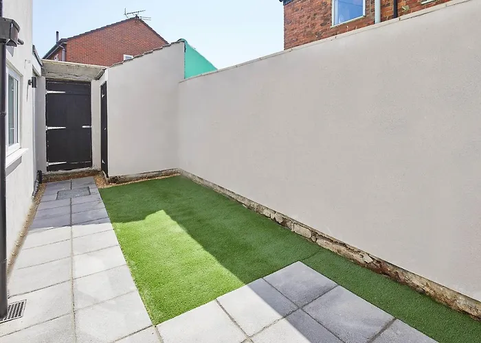 Host & - The Lobster 3*