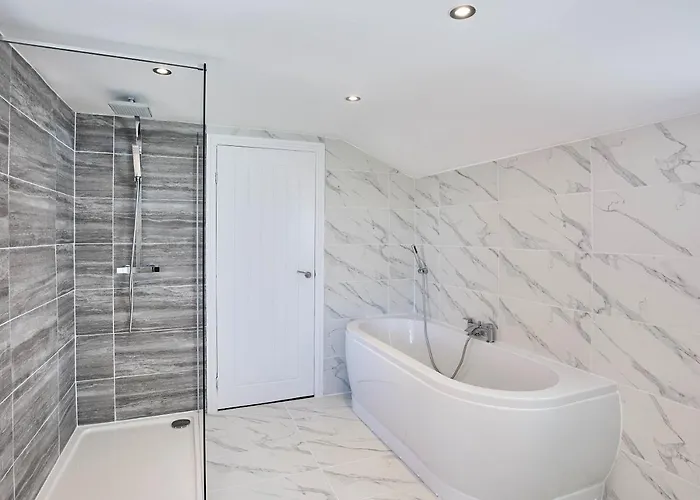 Host & - The Lobster 3* Redcar