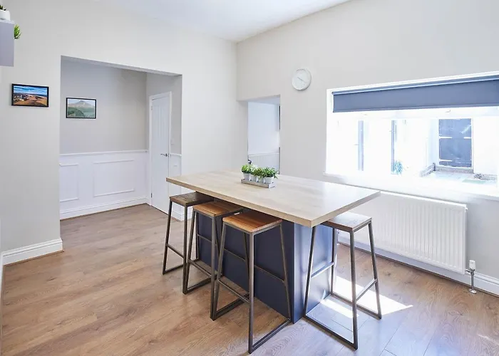 Hotel Host & - The Lobster 3*