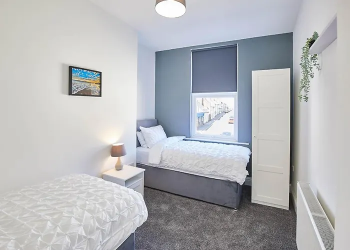 Host & - The Lobster Redcar