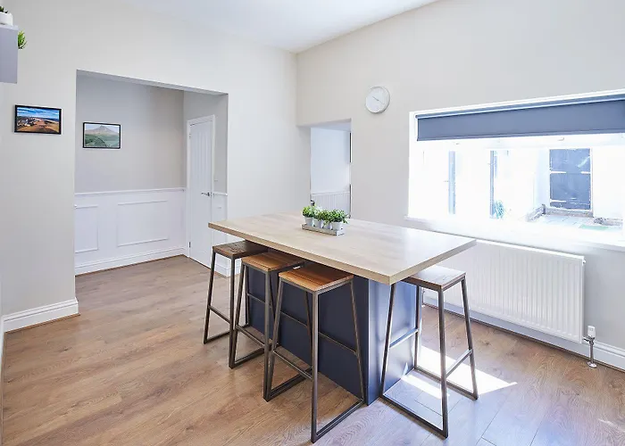 Host & - The Lobster Hotel